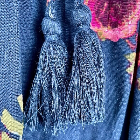 Terra & Sky Flutter Sleeve Blue Floral Blouse Sz 14W Smocked Neck Dark Romantic - Picture 8 of 15